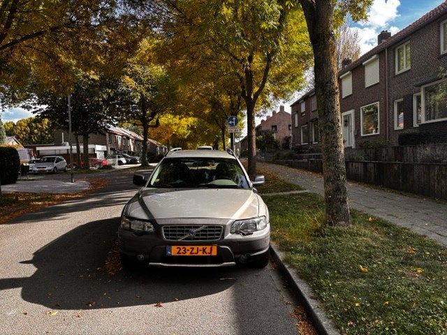 Volvo V70 2.4 T XC 4WD AUT 2002 Bruin, Auto's, 1800 kg, Overige kleuren, 2435 cc, Vierwielaandrijving
