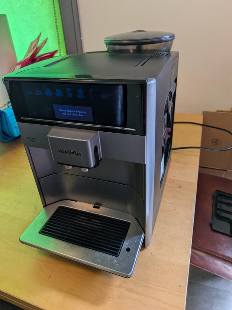Siemens EQ.6 plus s100 defect, Witgoed en Apparatuur, Koffiezetapparaten, Ophalen of Verzenden, Zo goed als nieuw, Overige modellen