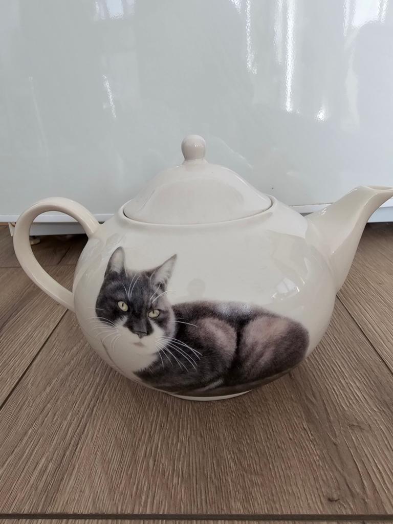 Mooie theepot gemaakt door Francien  - Nieuw!, Ophalen, Nieuw, Porselein