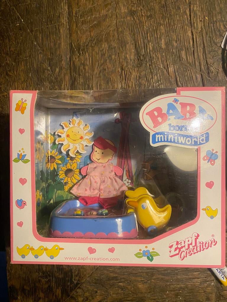 Baby born miniworld, Ophalen of Verzenden, Zo goed als nieuw, Babypop