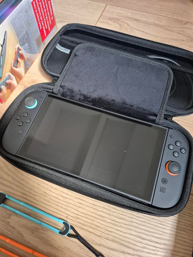 Nintendo Switch 2 met Accessoires, Game,  Controller etc., Spelcomputers en Games, Spelcomputers | Nintendo Switch, Nintendo, Met 2 controllers