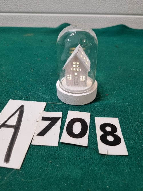 kerst huisje in stolp met verlichting [a708], Ophalen of Verzenden, 'T Olde Gre-j, Info@toldegrej.nl, Endepoelstraat 20f Didam