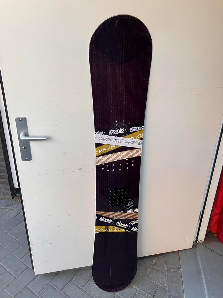 Atomic Alibi 163 Snowboard - Perfect voor all-mountain, Sport en Fitness, Snowboarden, Ophalen of Verzenden, Gebruikt, Board