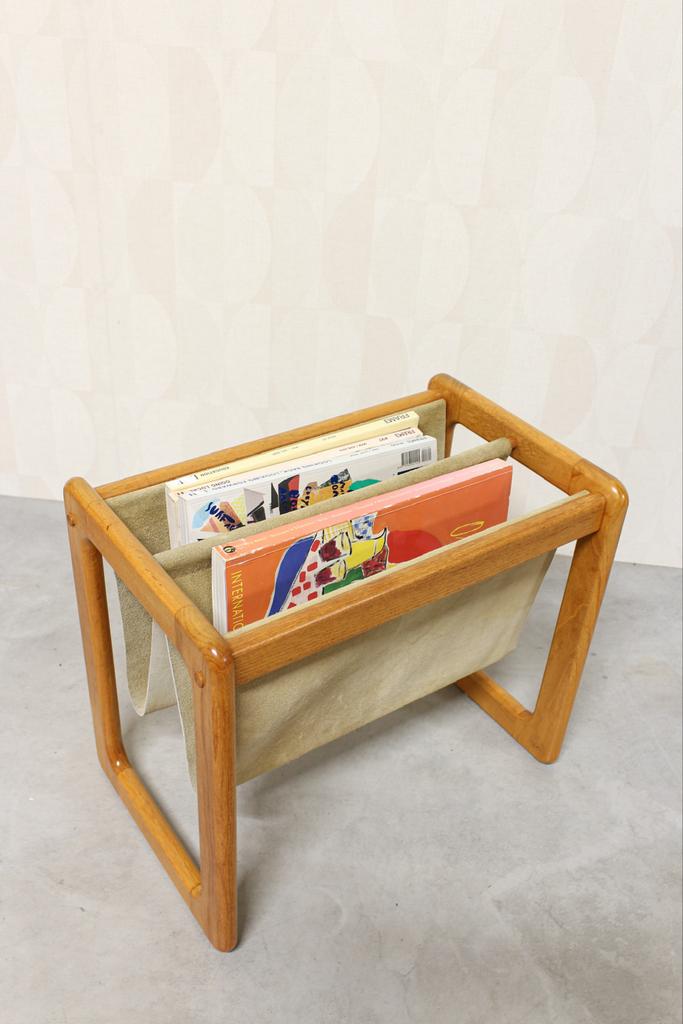 Vintage eikenhouten tijdschriftenrek met suede jaren '60 Des, Vintage, Vintage, Zo goed als nieuw, Vintage