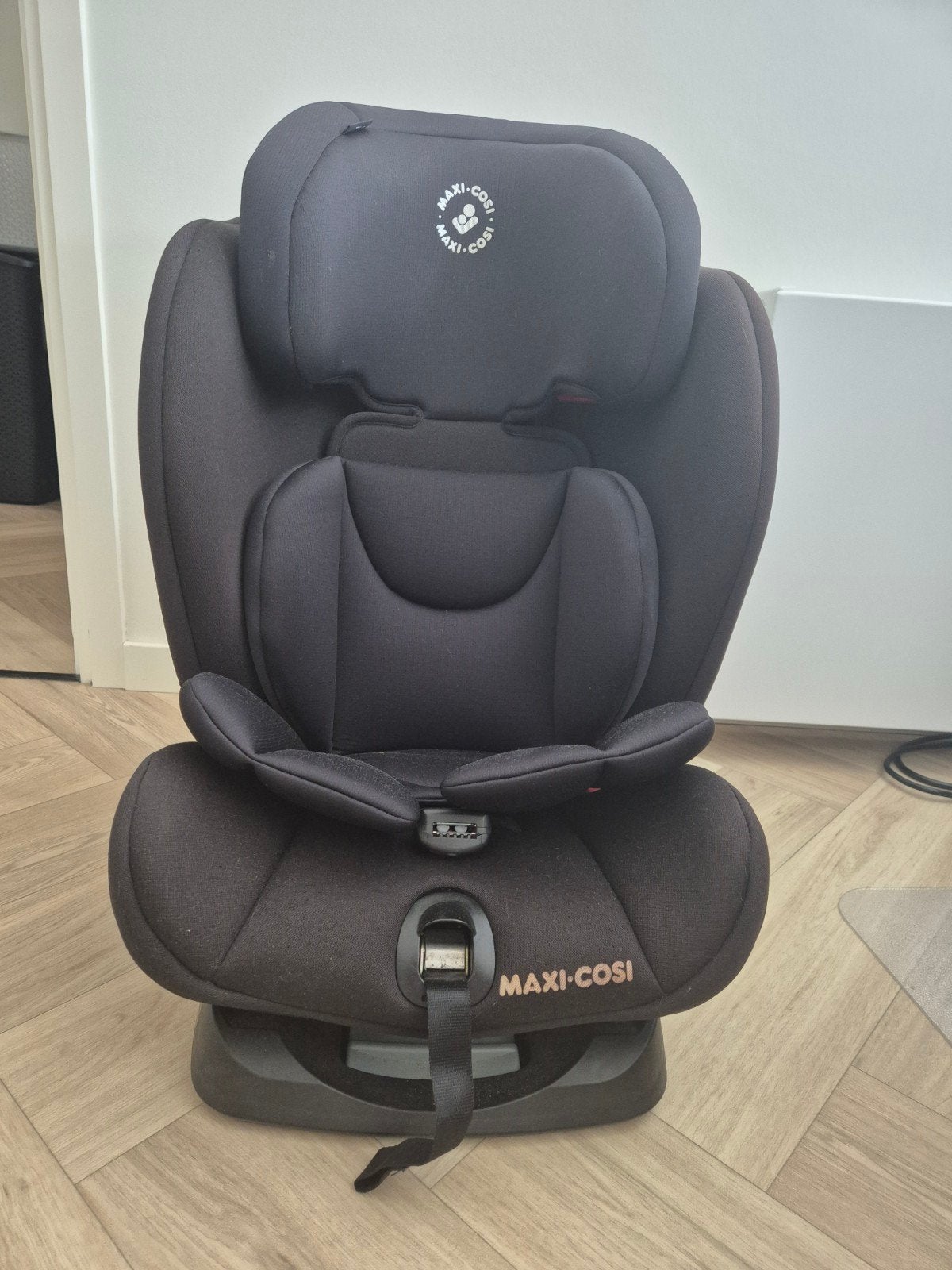 Maxi-Cosi Titan autostoel zwart. Compleet en netjes., Kinderen en Baby's, Ophalen, Zo goed als nieuw, 9 t/m 36 kg, Isofix