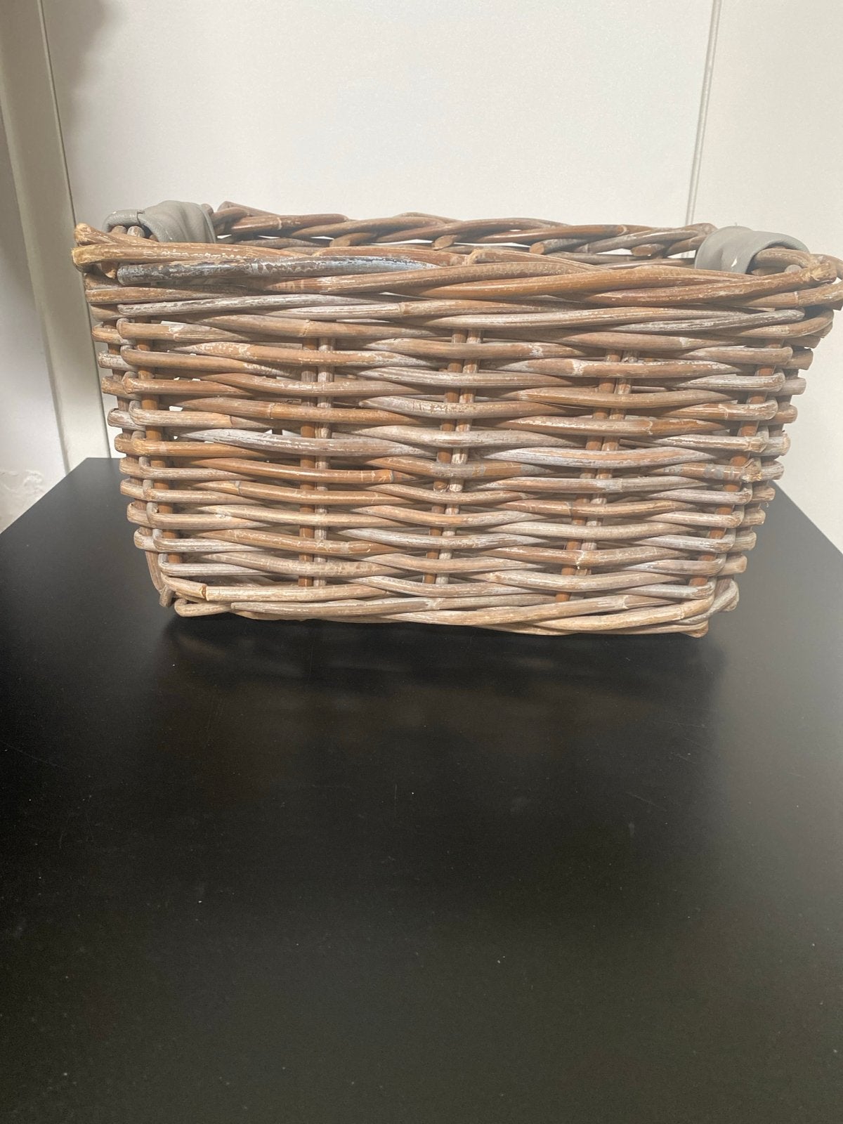 Gevlochten rieten mand met handvatten, Ophalen of Verzenden, Gebruikt