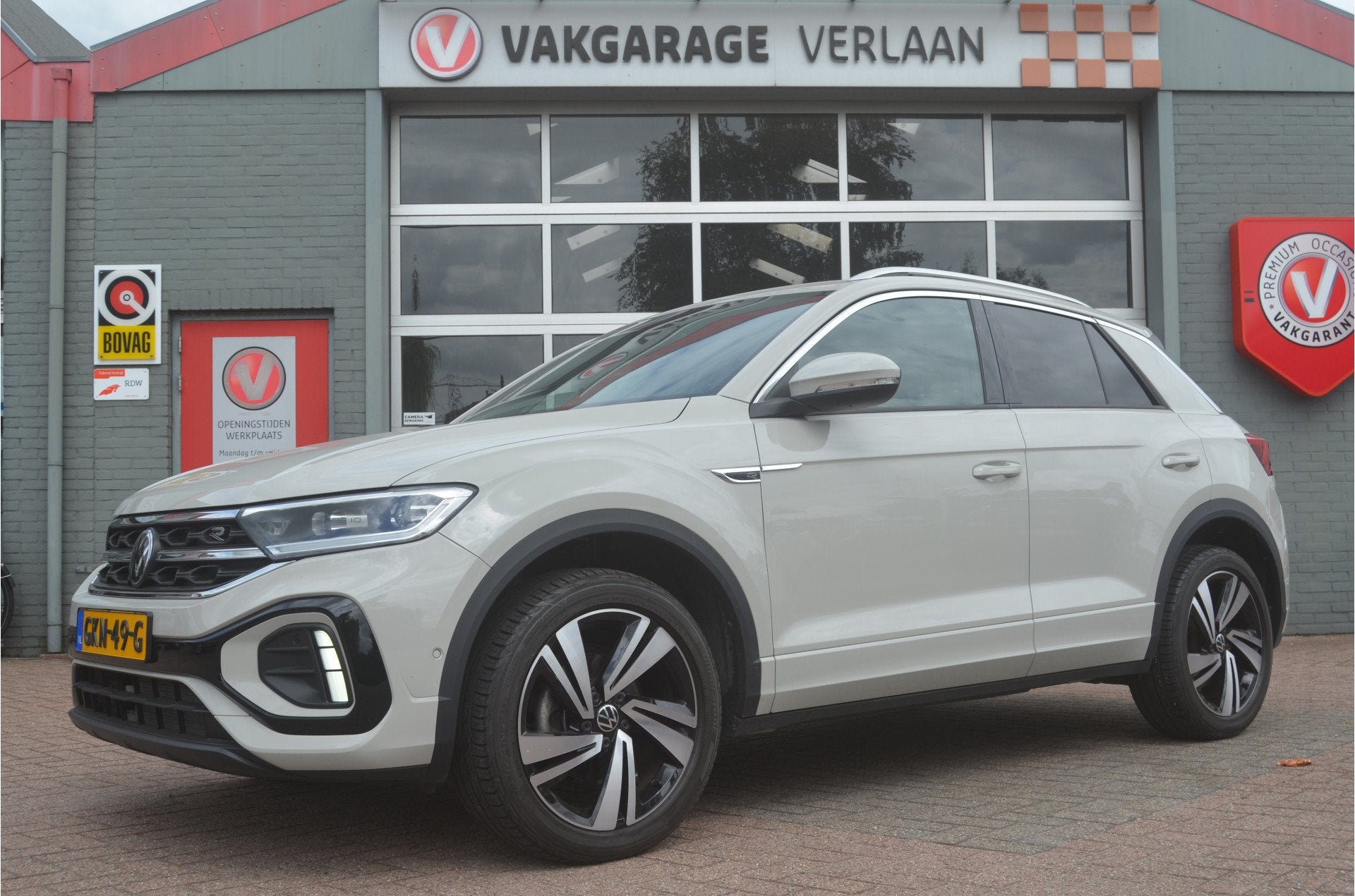 Volkswagen T-Roc 1.5 TSI R-Line IQ led luxe 12 mnd. gar., 12 maanden, 1258 kg, Euro 6, 4 cilinders