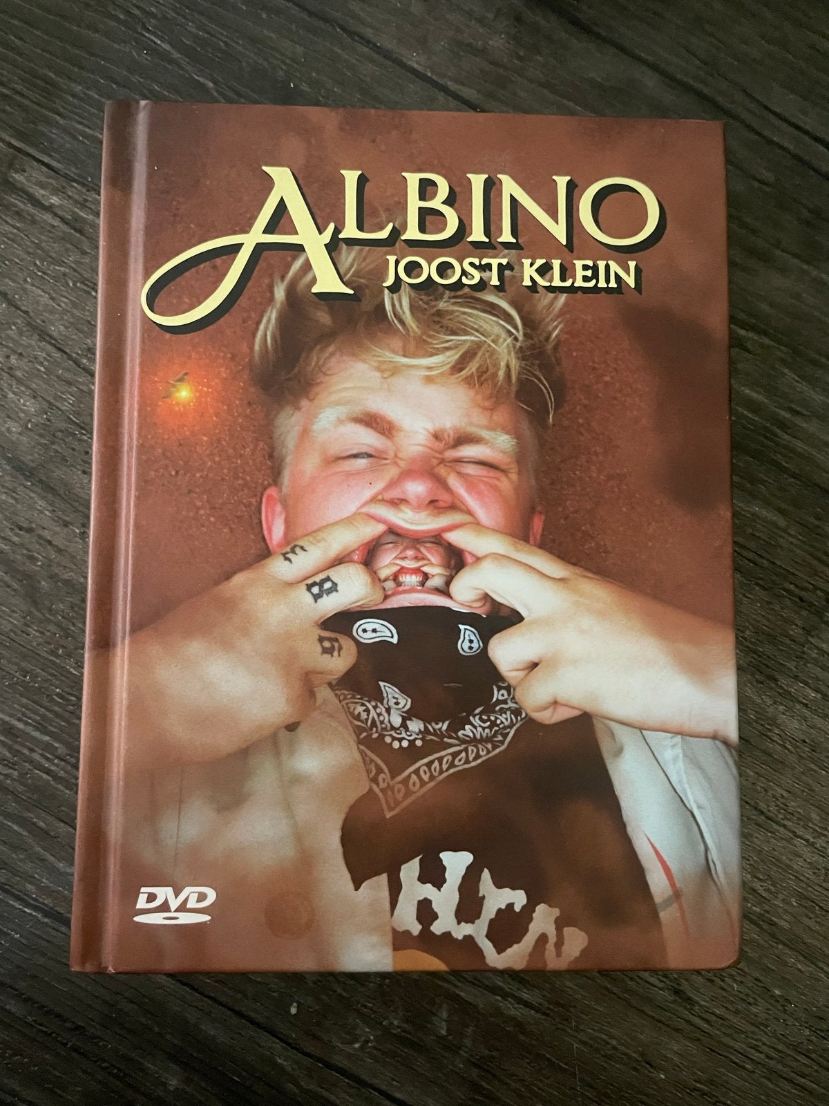 Joost Klein - Albino Boek, Ophalen of Verzenden, Zo goed als nieuw