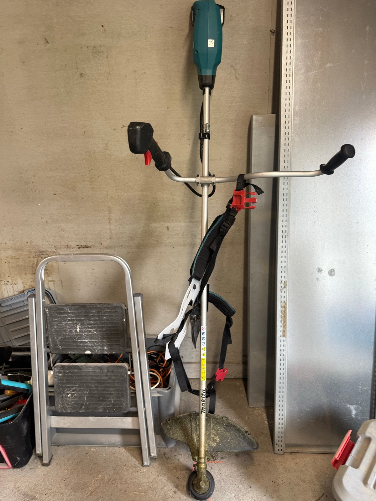 Makita DUR369A Accu Bosmaaier - Zo goed als nieuw, Tuin en Terras, Ophalen, Gebruikt, 30 tot 50 cm, Accu