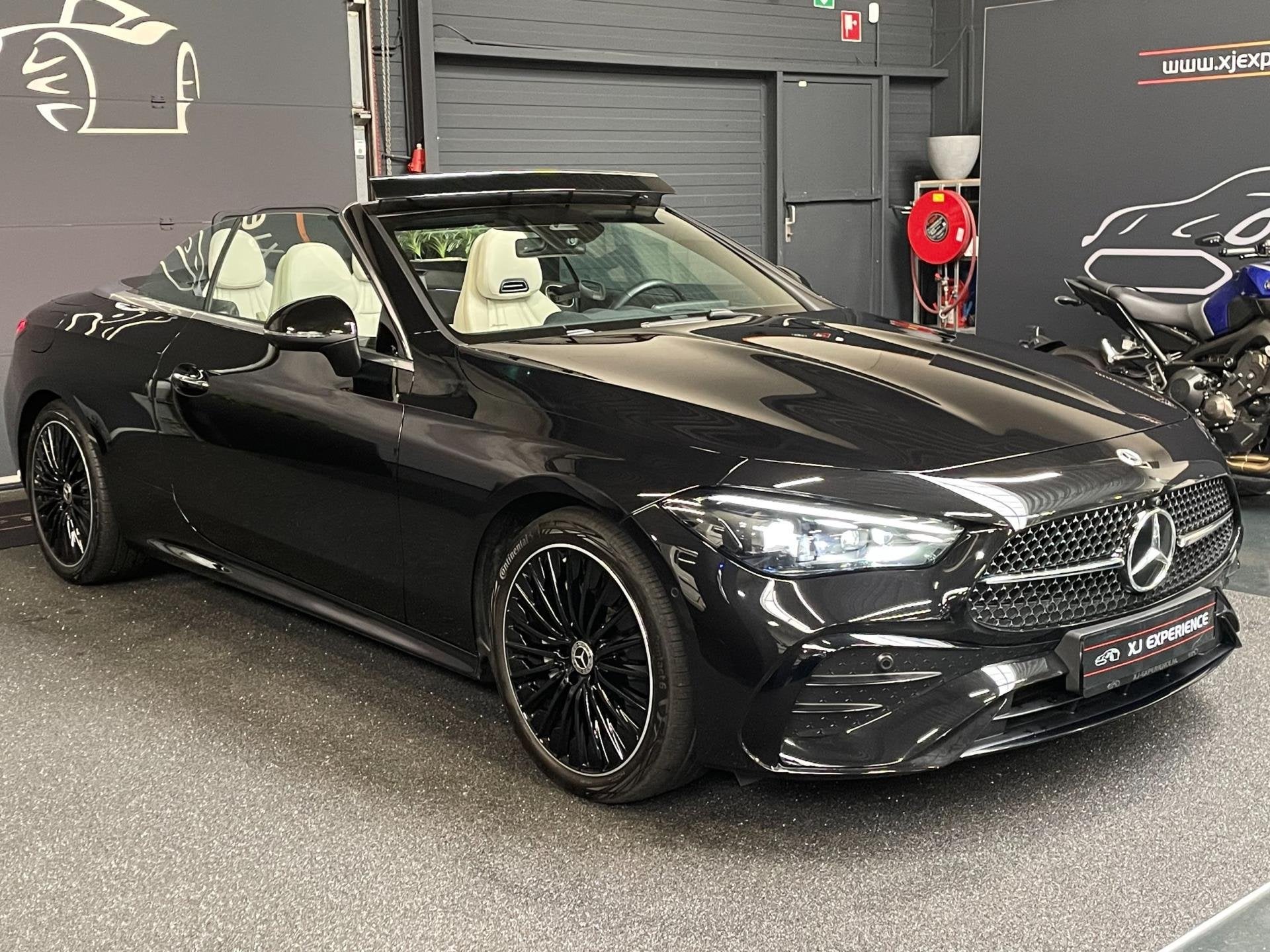 Mercedes-Benz CLE Cabriolet 200 AMG Line HUD NAVI 204PK, Auto's, Automaat, Dealer onderhouden, Gebruikt, Beige