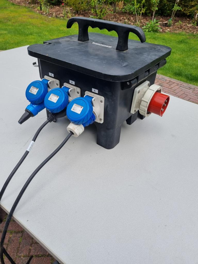 Mennekes stroomverdeler 6-voudig 16A 230V IP44, Ophalen, Gebruikt, Overige typen