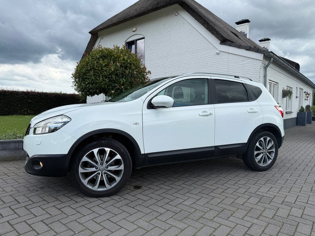 Nissan Qashqai 2.0 dCi Acenta / Bj: 2010 / Pano / apk tot 10, Auto's, Nissan, Voorwielaandrijving, Zwart, 4 cilinders, 150 pk