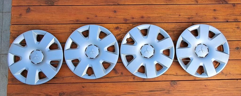 wieldoppen16 inch Mitsubishi, Auto diversen, Wieldoppen, Ophalen of Verzenden, Zo goed als nieuw
