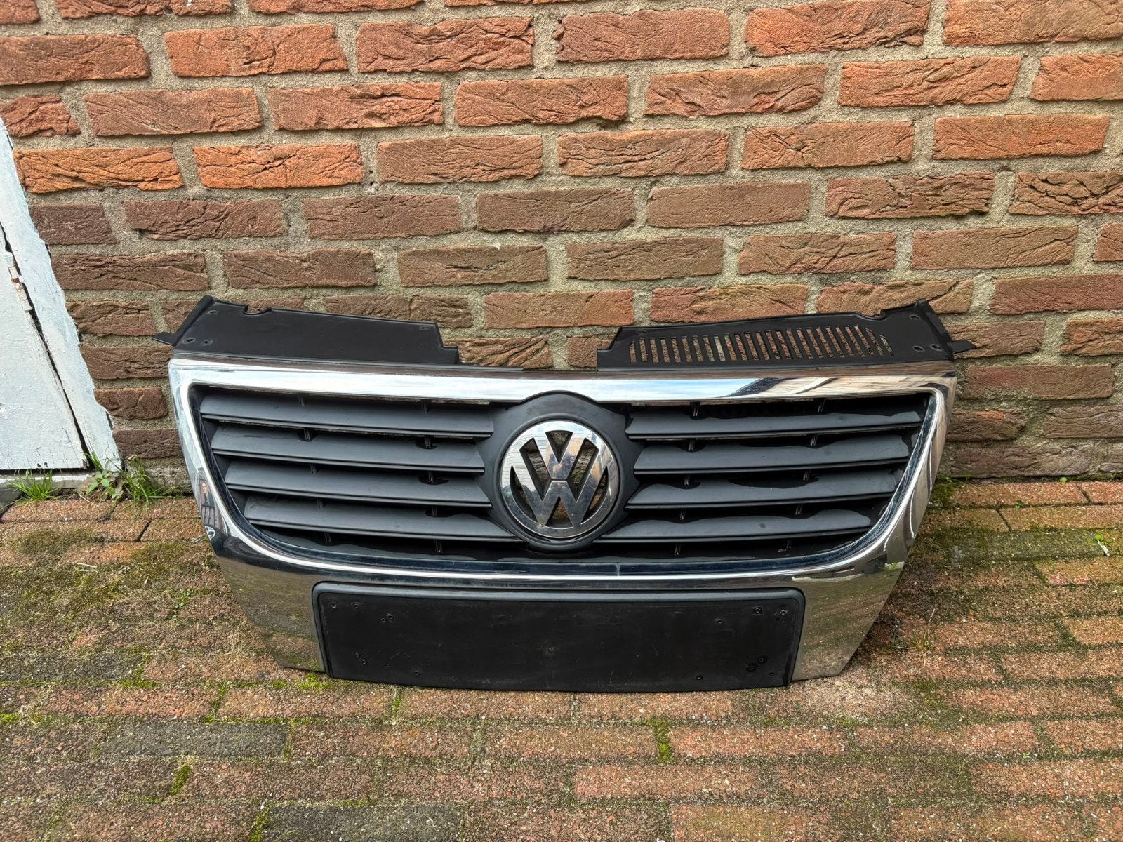 Grille Volkswagen Passat - Origineel en Gebruikt, Auto-onderdelen, Gebruikt, Ophalen of Verzenden, Bumper, Volkswagen