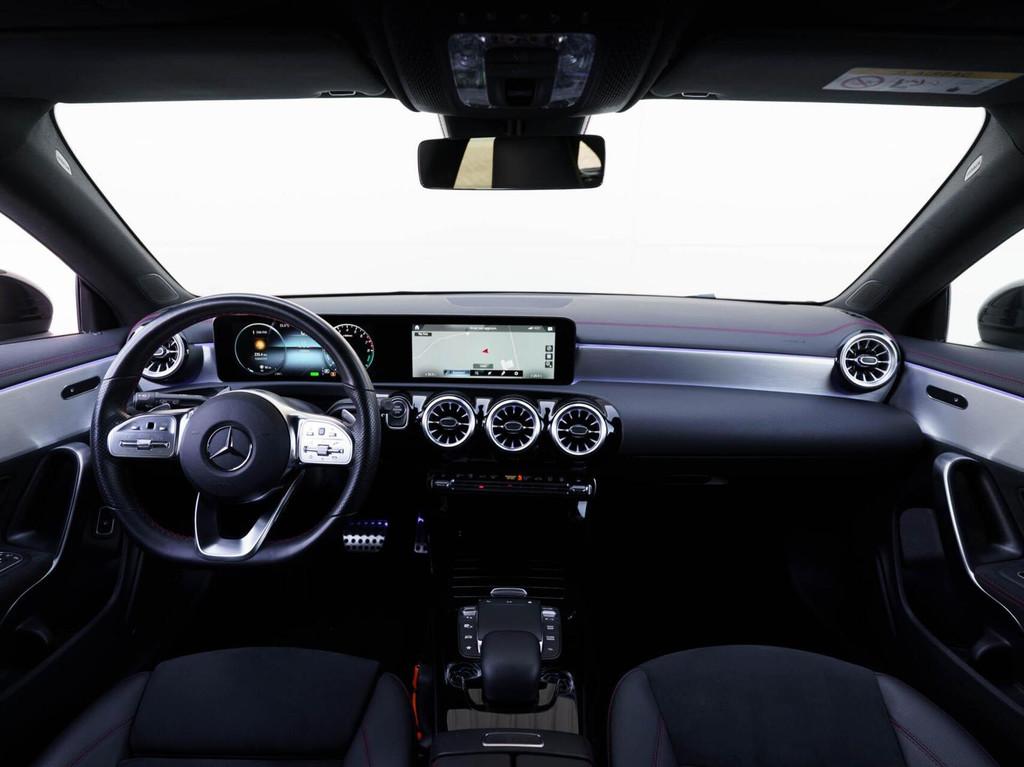 Mercedes CLA-klasse Shooting Brake 250 e AMG Line | SOH 96%, CLA, Gebruikt, 4 cilinders, 1650 kg