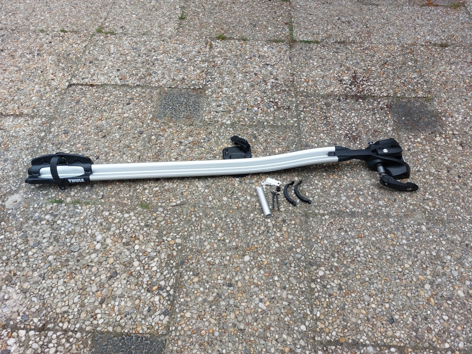 Thule Outride 561 fietsendrager dak, Ophalen, 1 fiets, Zo goed als nieuw, Dakdrager