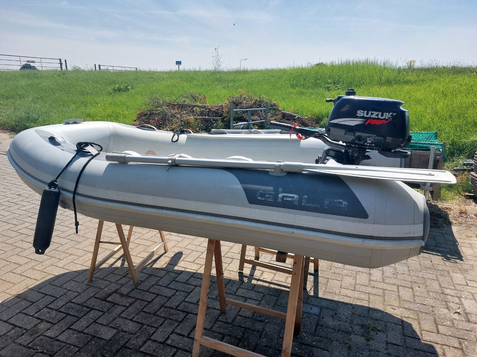 Gala rubberboot met Suzuki buitenboordmotor, Ophalen, Aluminium, Gebruikt, Inclusief motor