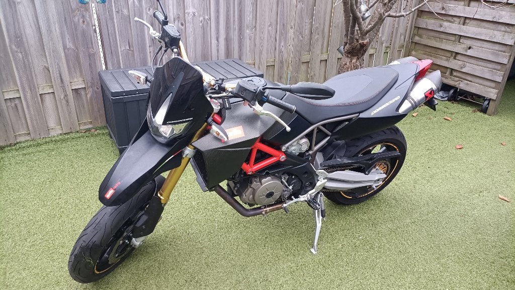 Aprilia SMV Dorsoduro 750 Factory (2010), Ophalen