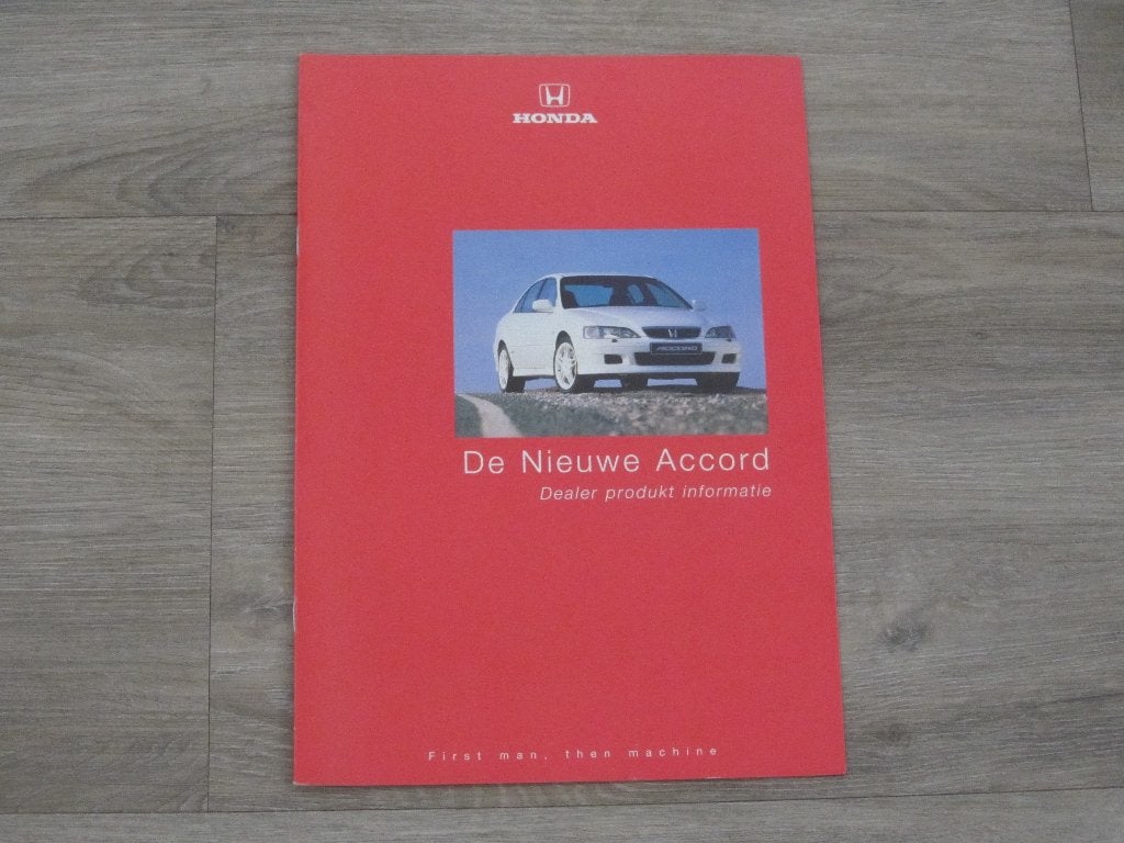 De Nieuwe Accord Dealer produkt informatie, Honda, Ophalen of Verzenden, Zo goed als nieuw, Honda