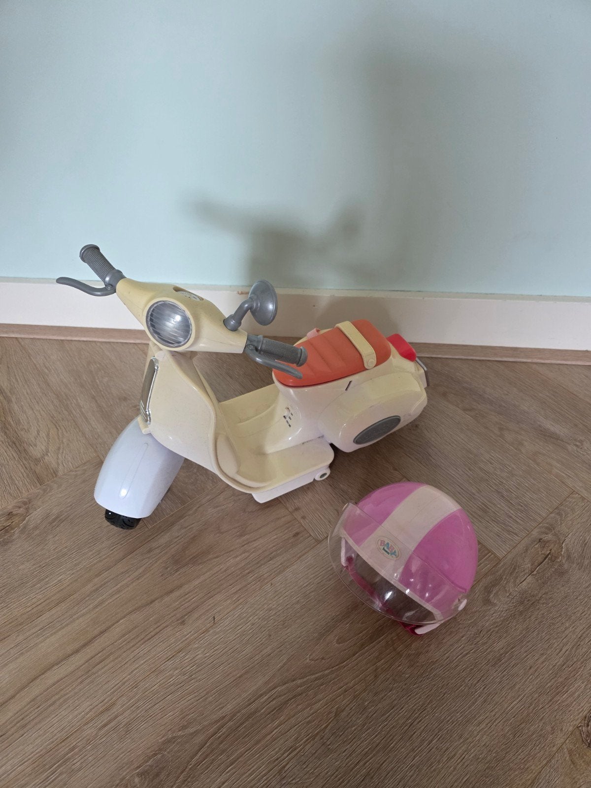 Baby Born scooter met helm, Ophalen of Verzenden, Gebruikt