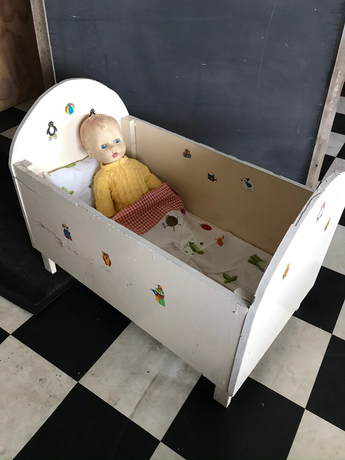 Vintage poppenbedje, Ophalen of Verzenden, Gebruikt, Babypop