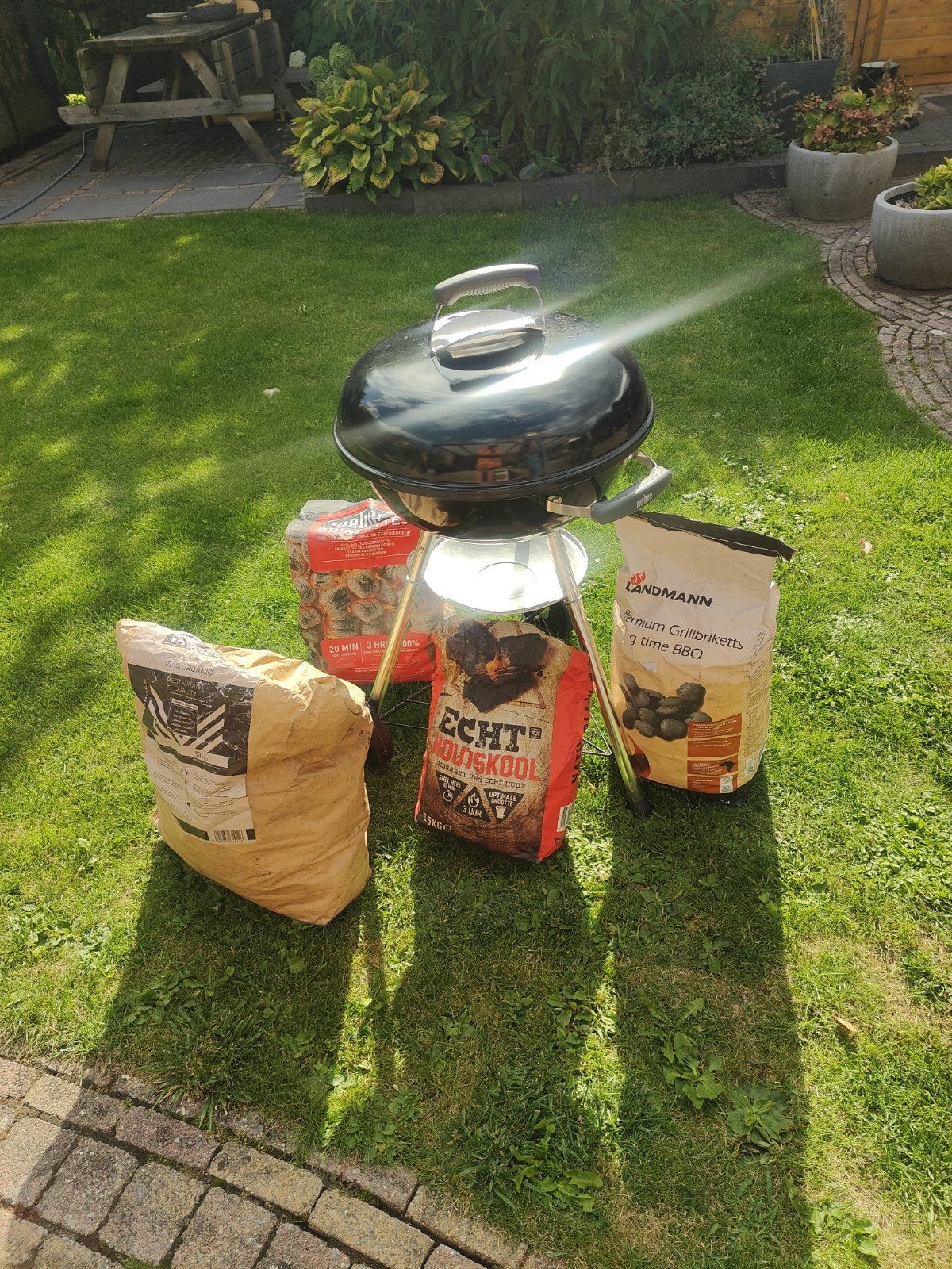 Weber bbq , met briketten en houtskool, Ophalen, Gebruikt, Weber, Met accessoires