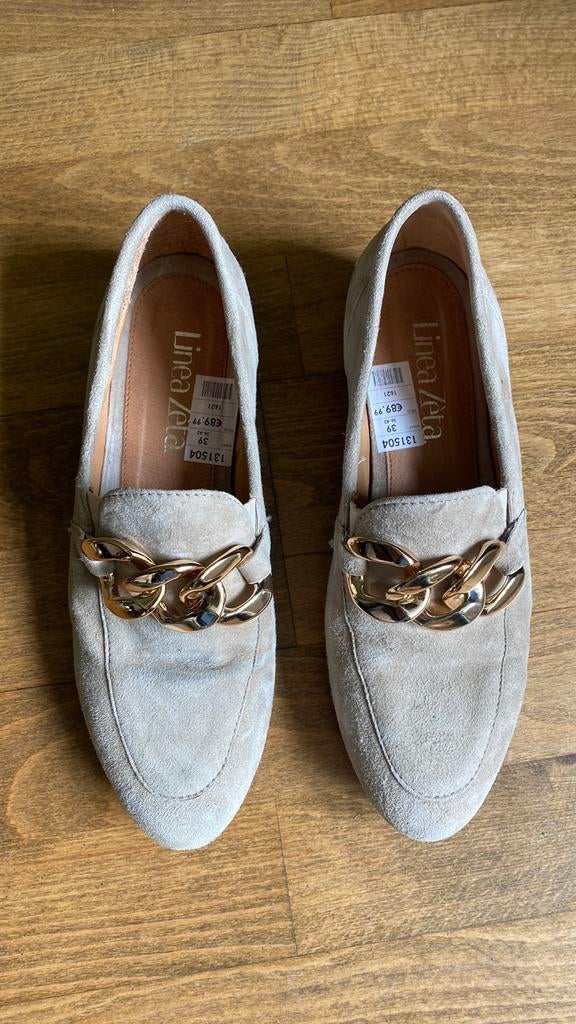 Suede beige loafers maat 39, Kleding | Dames, Schoenen, Ophalen of Verzenden, Zo goed als nieuw, Instappers, Beige
