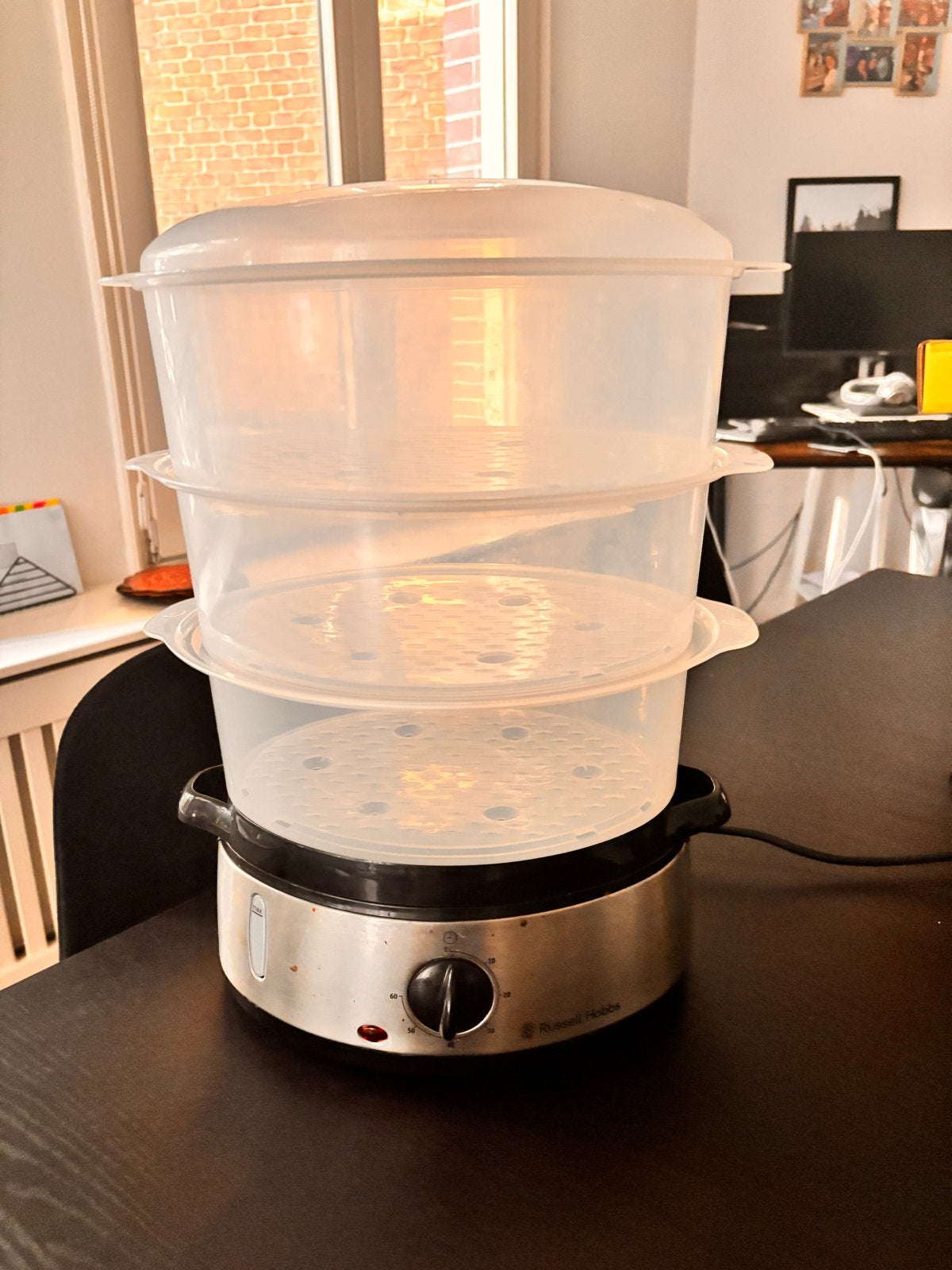 Russell Hobbs Stoomkoker - 3 lagen, Ophalen, Gebruikt, Kledingstomer