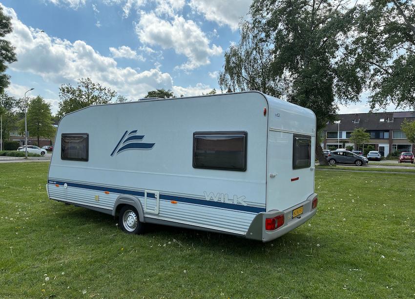 Caravan Wilk S-3 510S gezinscaravan met stapelbed, Rondzit, Kachel, 7 tot 8 meter, Particulier