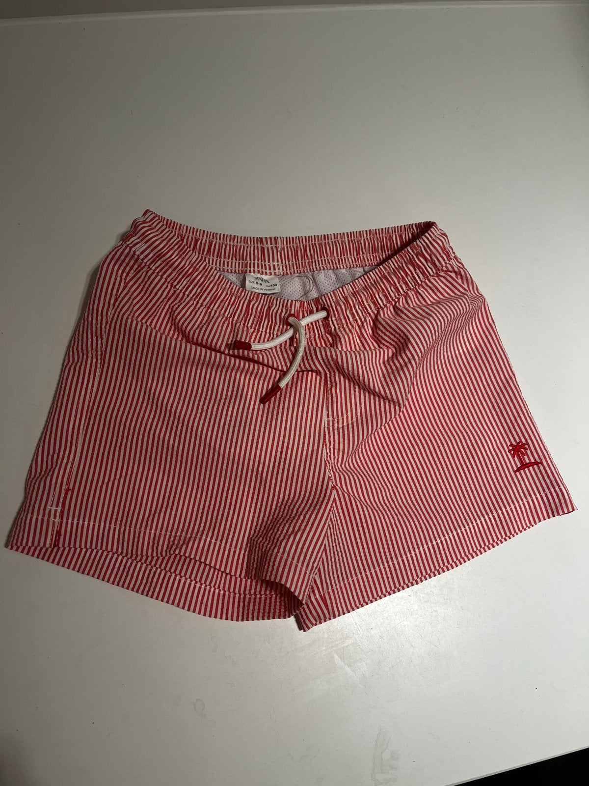 Zara Zwembroek Maat 130 (8-9 jaar) Rood/Wit Gestreep, Kinderen en Baby's, Kinderkleding | Kinder-zwemkleding, Zo goed als nieuw