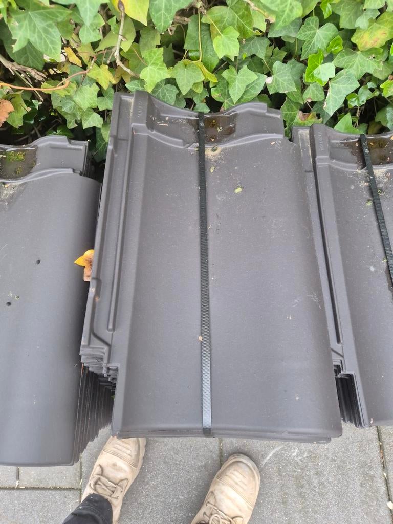 Madura koramic dakpannen, gevelpanelen en nokvorsten., 10 tot 15 m², Steen of Klei, Zwart, Nieuw