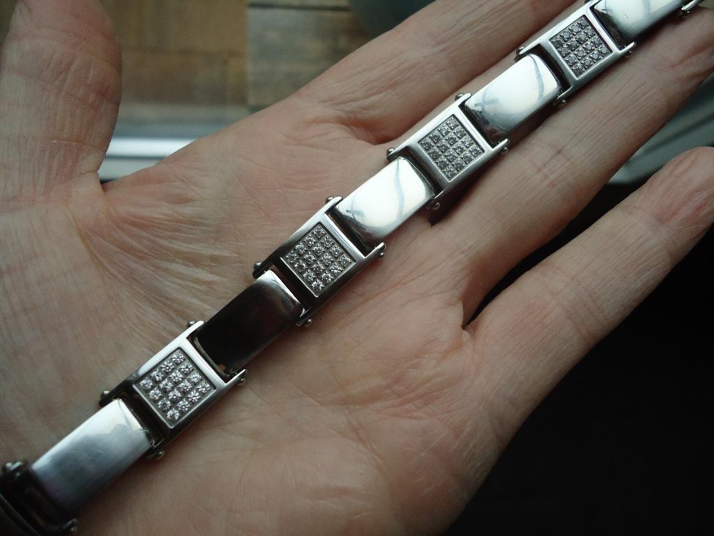 mooie zware edelstalen armband met steentjes van victoria, Ophalen of Verzenden, Zo goed als nieuw, Zilver