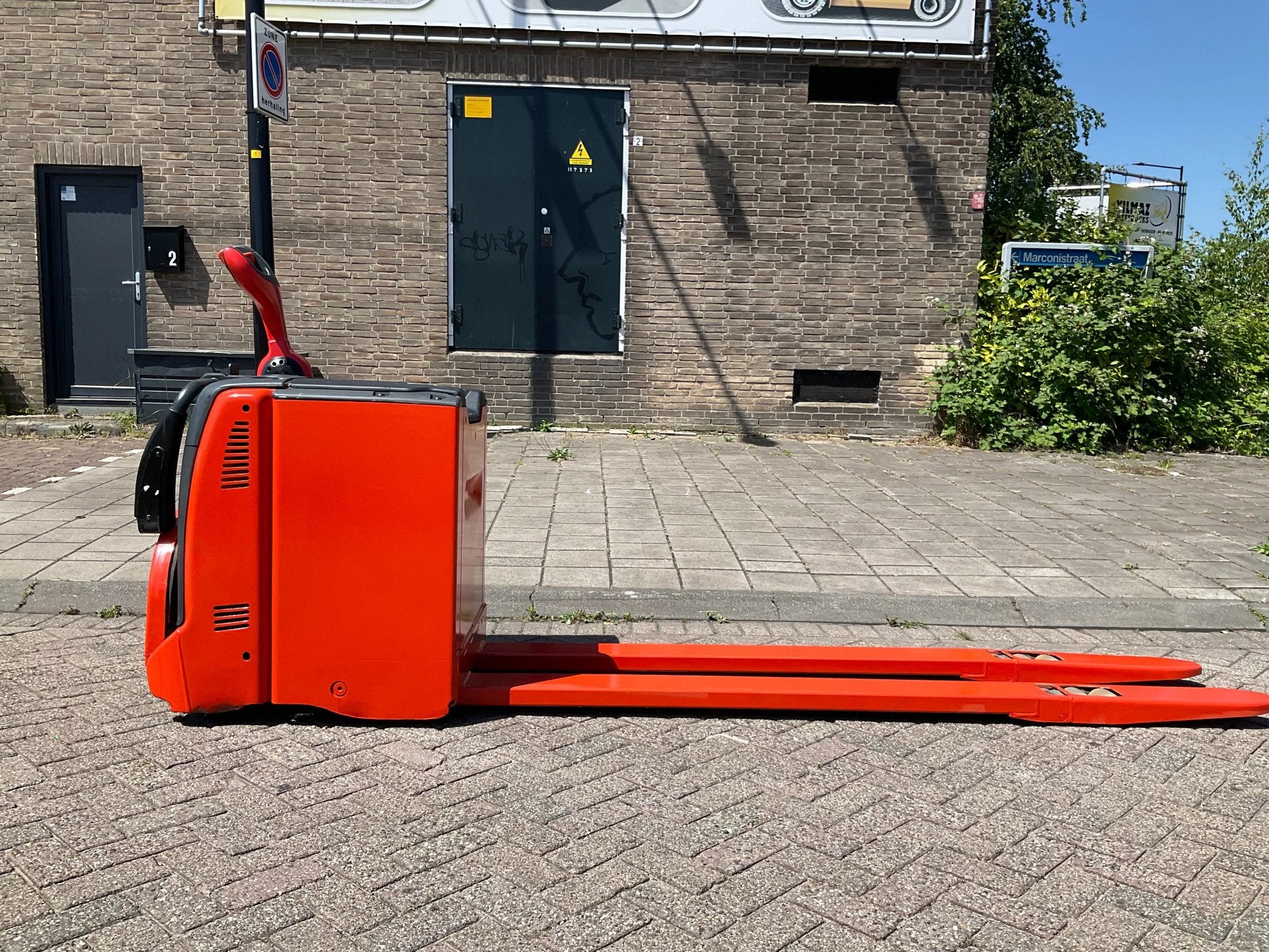 Linde T20AP 2000KG 2.40METER PALLETWAGEN / HEFTRUCK, Linde, Marconistraat 2
3133KL  Vlaardingen, NL, Yilmaz Heftrucks, Elektrisch