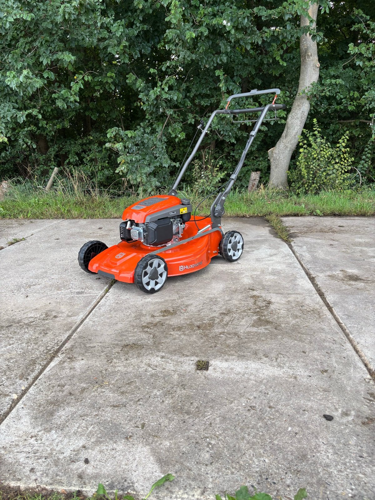Husqvarna LB 256SP Benzine Grasmaaier - Zo goed als nieuw, Ophalen, Cirkelmaaier, Mulchfunctie, Benzine-grasmaaier