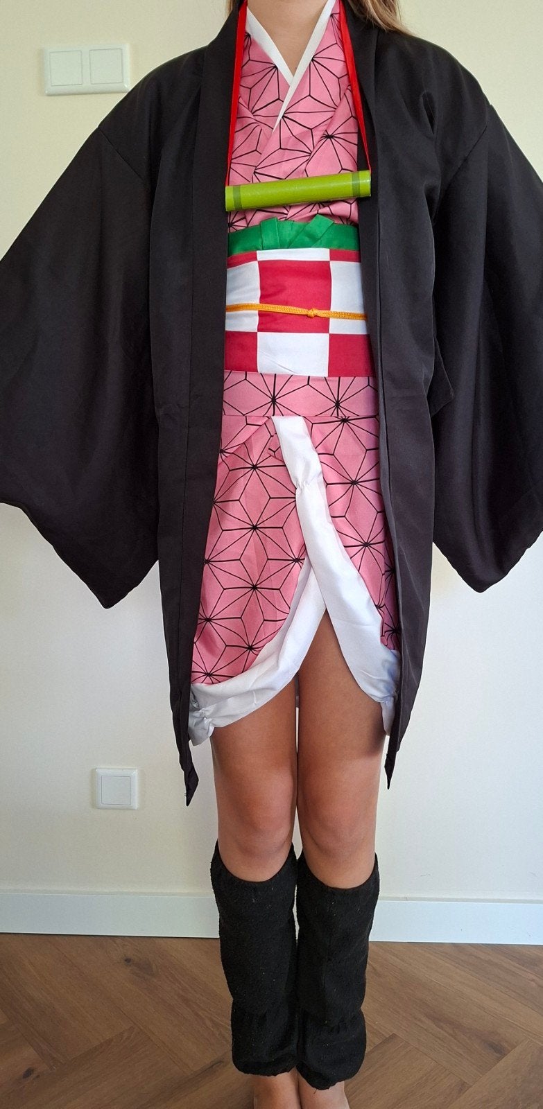 Demon Slayer Nezuko Cosplay Kostuum met Pruik en Oorbellen, Hobby en Vrije tijd, Ophalen of Verzenden, Zo goed als nieuw