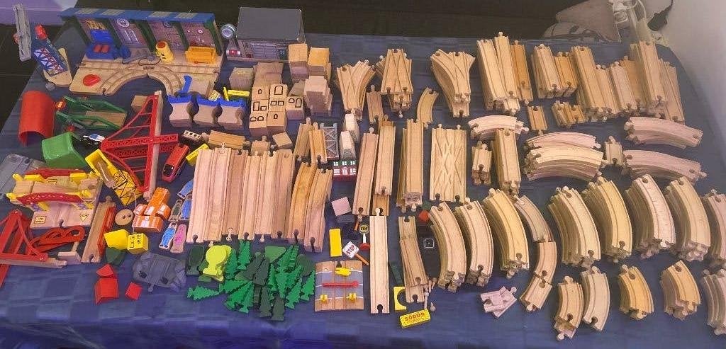 Grote partij houten trein baan treinrails, Kinderen en Baby's, Speelgoed | Houten speelgoed, Ophalen, Zo goed als nieuw