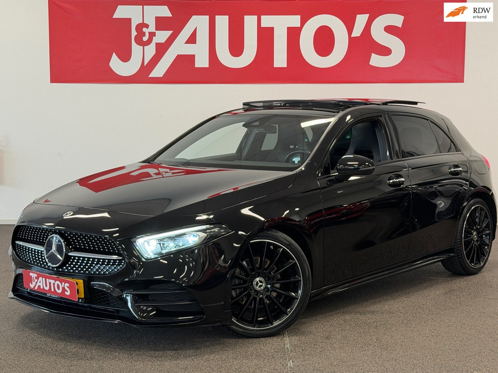 Mercedes-Benz A-klasse 200 d|NAVIGATIE\CAMERA|PANORAMA|ECC A, 745 kg, Gebruikt, 4 cilinders, Zwart