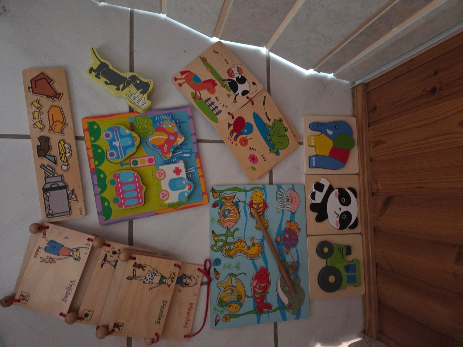 hoiyen speelgoed o.a. puzzels, vissenspel,leesboek enz., Ophalen of Verzenden, Gebruikt, Overige typen