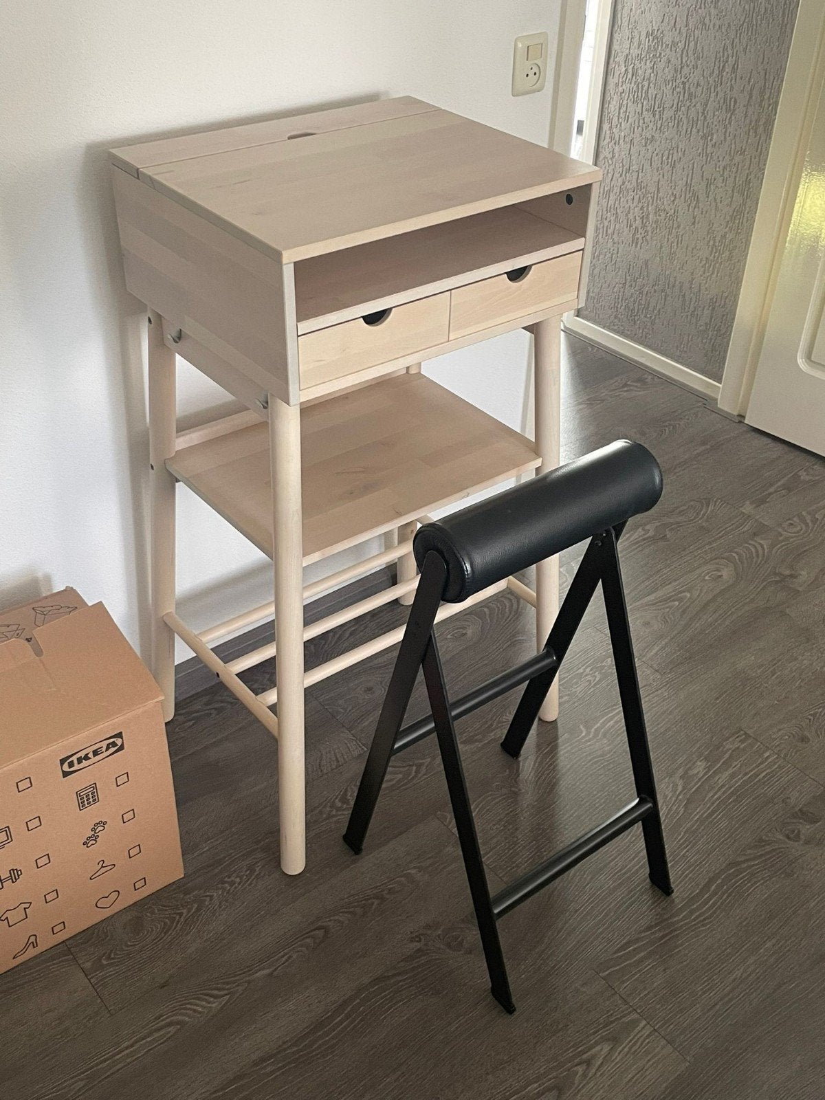 IKEA PS 2014 Staand Bureau - Licht Hout € 75,00, Ophalen, Zo goed als nieuw