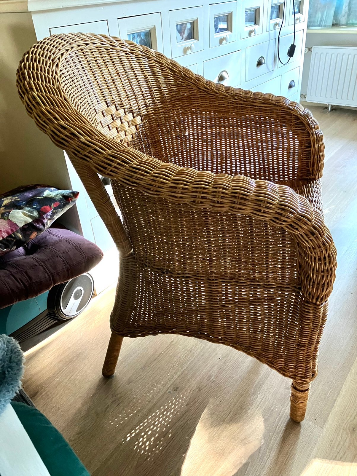 Luxe Rieten Stoel 🪑, Huis en Inrichting, Stoelen, Bruin, Riet of Rotan, Zo goed als nieuw, Eén