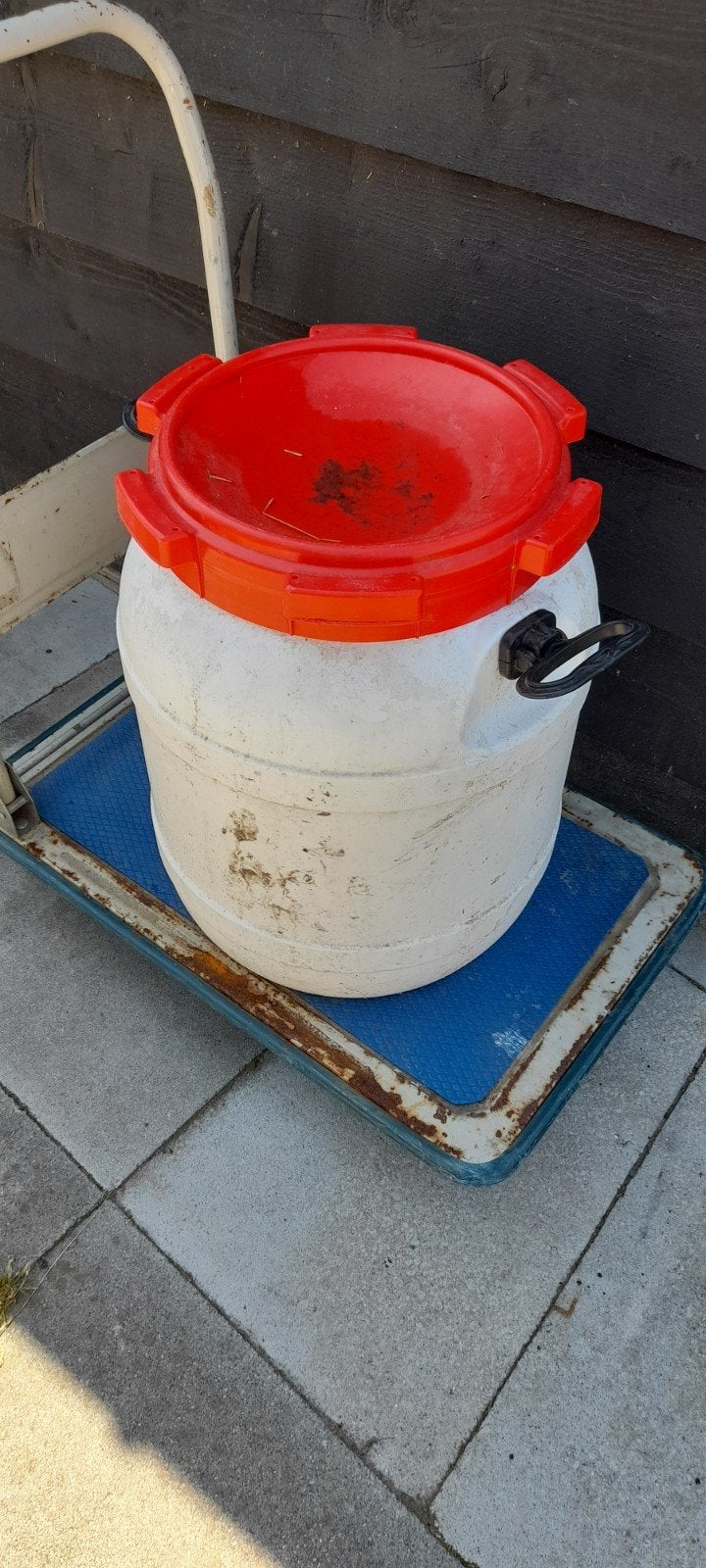Voerton voerbak Curtec 55 liter, Ophalen