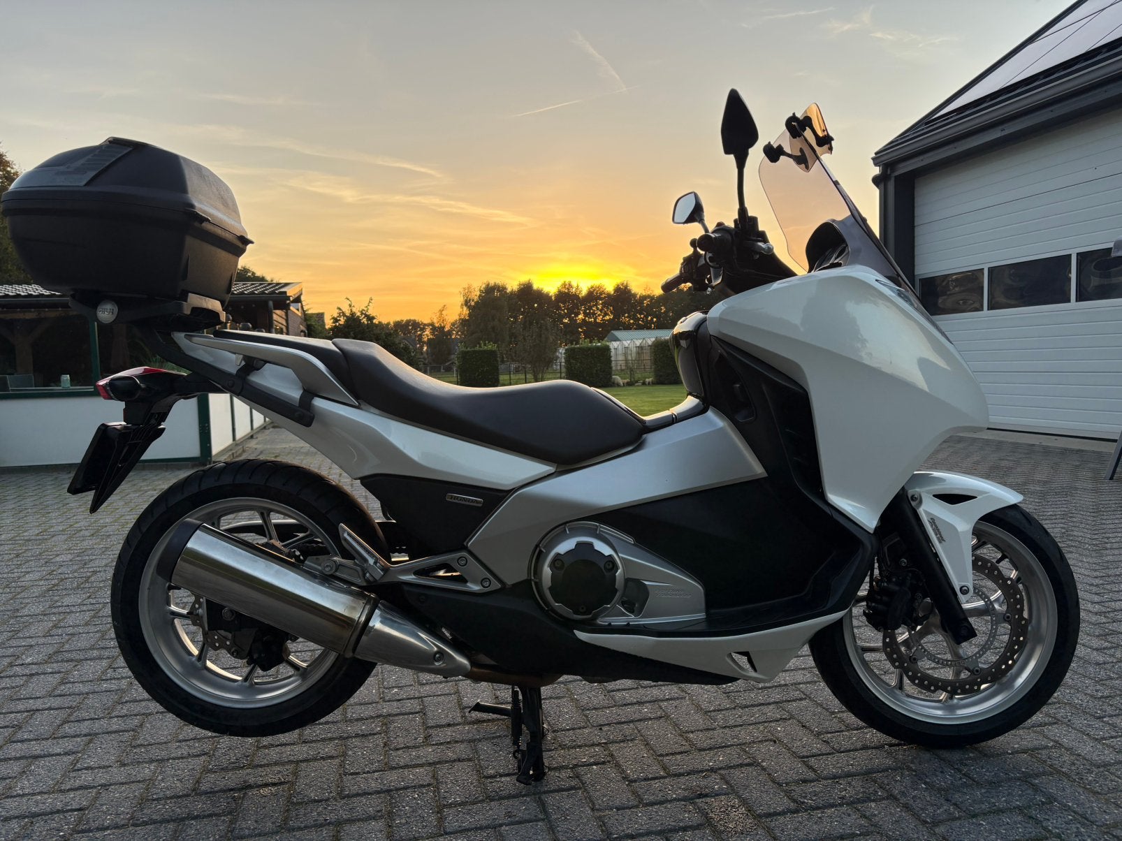 Honda Integra met DCT Automaat en 27k km izgst, Motoren, 700 cc, 2 cilinders, Gebruikt, Particulier