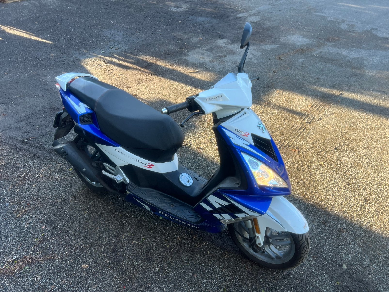 Peugeot speedfight scooter 4-takt zuinig elec start kenteken, Fietsen en Brommers, Ophalen, Gebruikt, Maximaal 45 km/u, Elektrisch