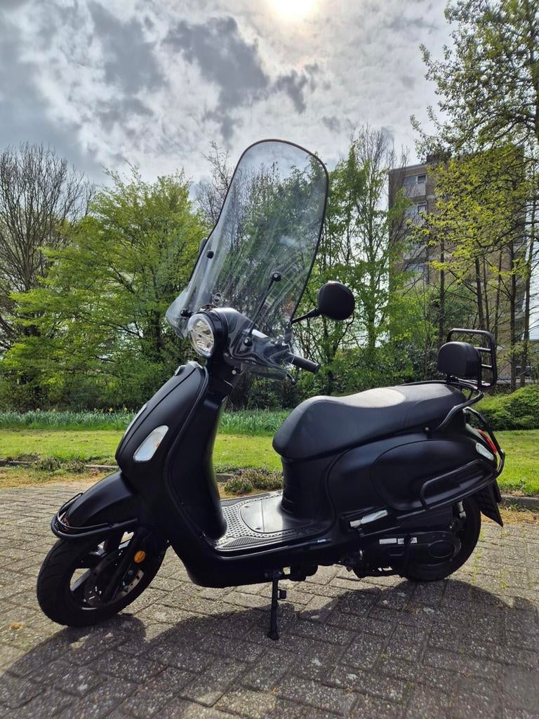 SYM Fiddle 4 scooter (Euro-5+) - Matzwart - 3000 km - 2025, Ophalen, 49 cc, Zo goed als nieuw, Benzine