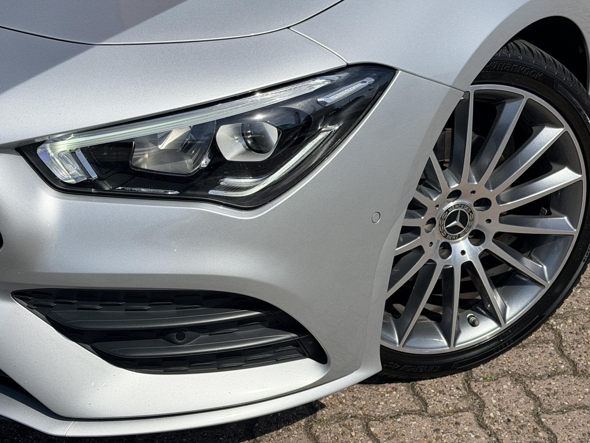 Mercedes-Benz CLA 180 AMG Line | Premium pakket | Nightpakke, Gebruikt, 4 cilinders, Leder en Stof, Origineel Nederlands
