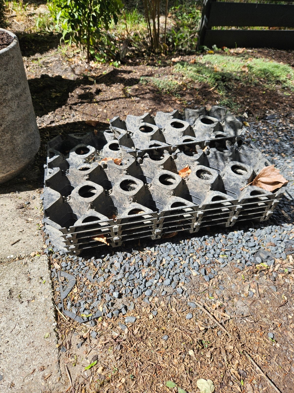 Gratis: 5,5 Grindplaten/Grindmatten voor oprit of tuinpad, Tuin en Terras, Ophalen, Gebruikt