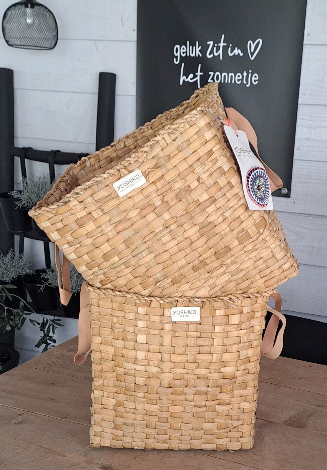 Twee Yoshiko Home Manden, Huis en Inrichting, Woonaccessoires | Schalen en Manden, Gebruikt, Mand, Vierkant, Ophalen of Verzenden