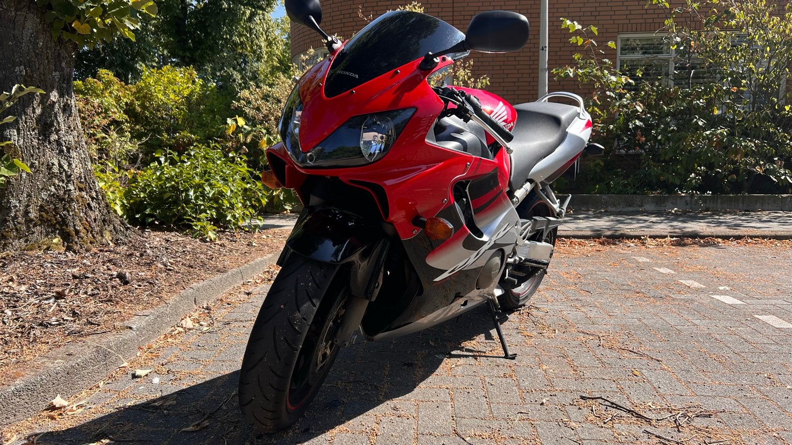 Honda CBR 600 F4i Sportmotor - Schade aan kuip, 4 cilinders, Motorrijbewijs A, Gebruikt, Meer dan 35 kW