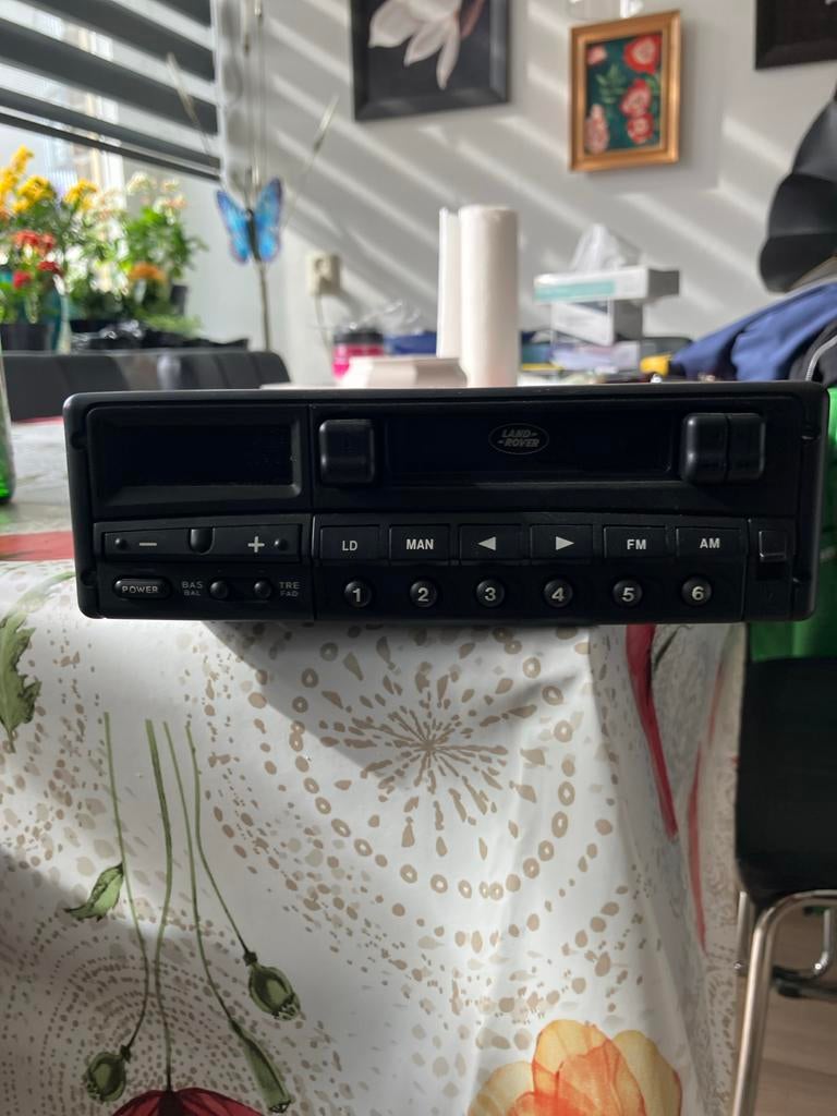 Land Rover autoradio, Ophalen, Gebruikt