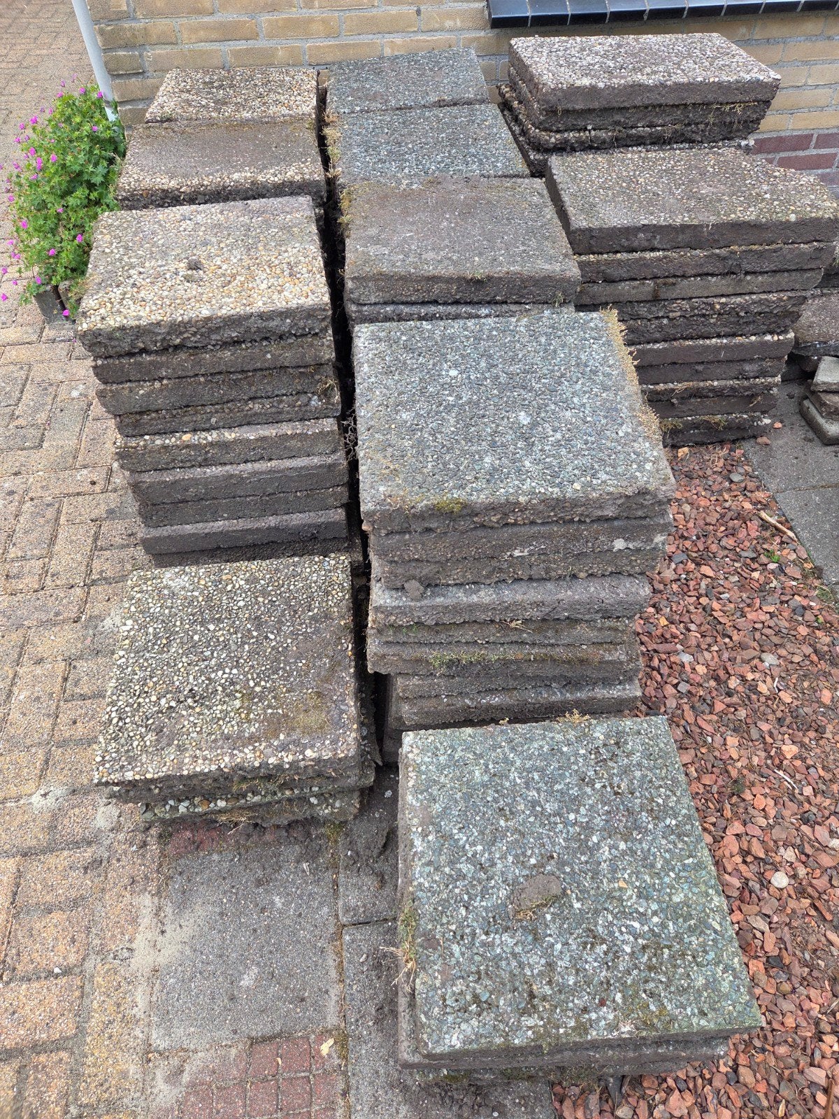 Gratis! Gebruikte terrastegels en klinkers, Ophalen, Gebruikt, Klinkers, 10 m² of meer